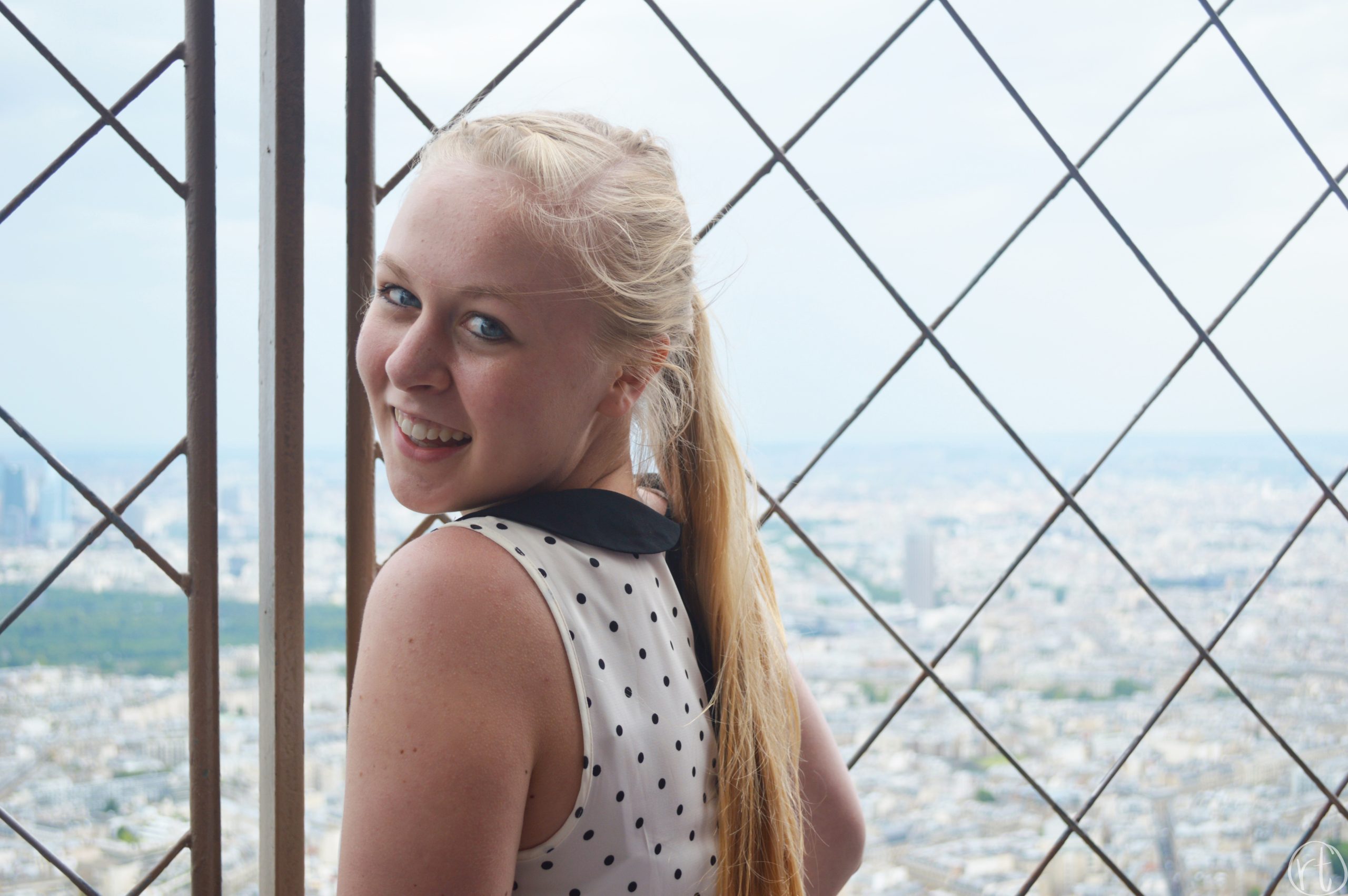 eiffel-tower-paris-france-round-trip-travel