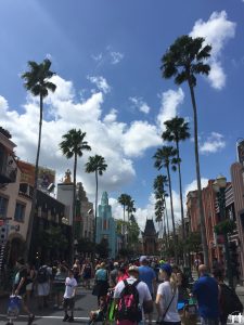 8 {Mostly} Free Ways to Pass the Time in Line at Disney World