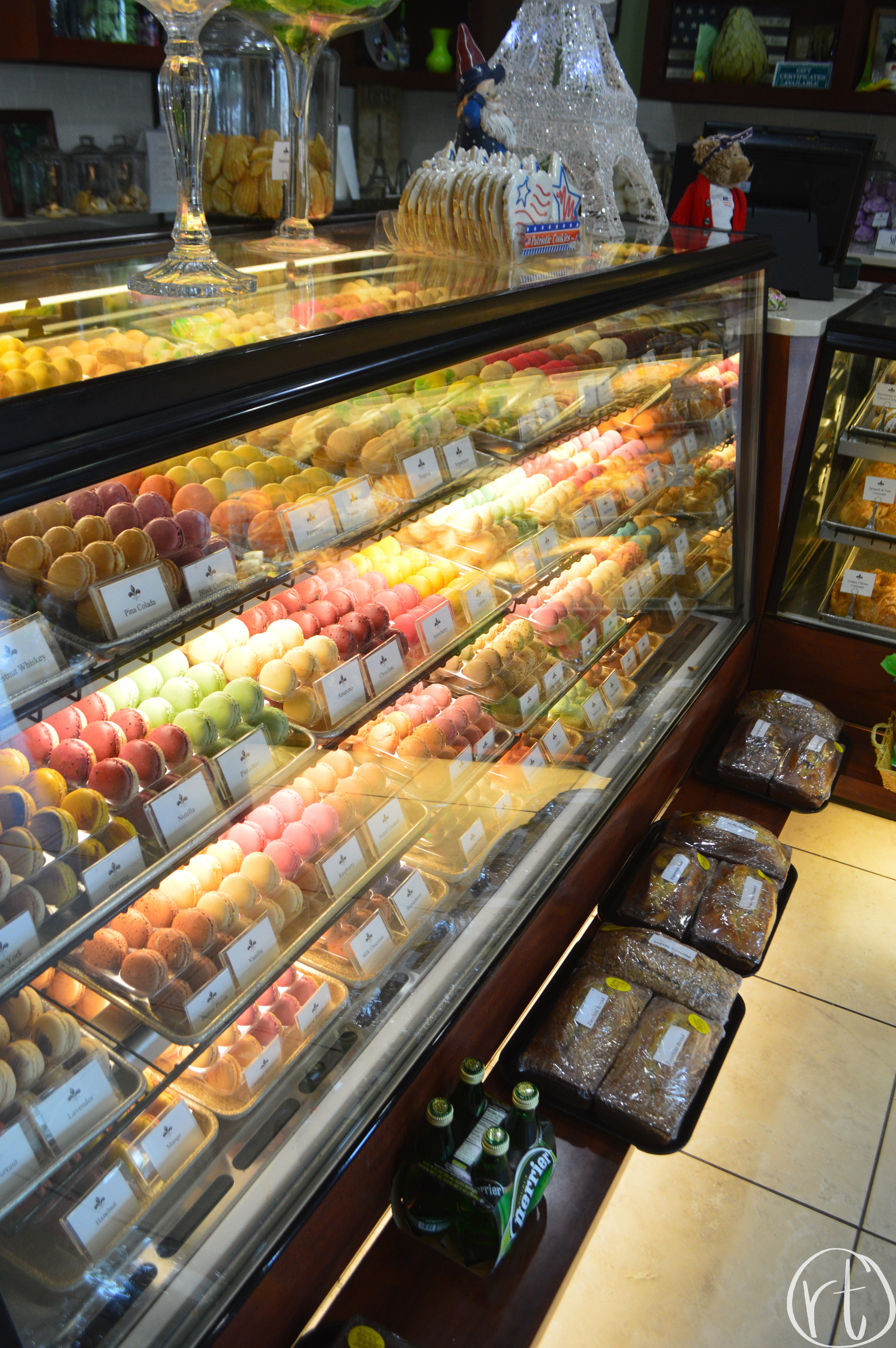 La Bonne Bouchee Macaroon Case St Louis MO