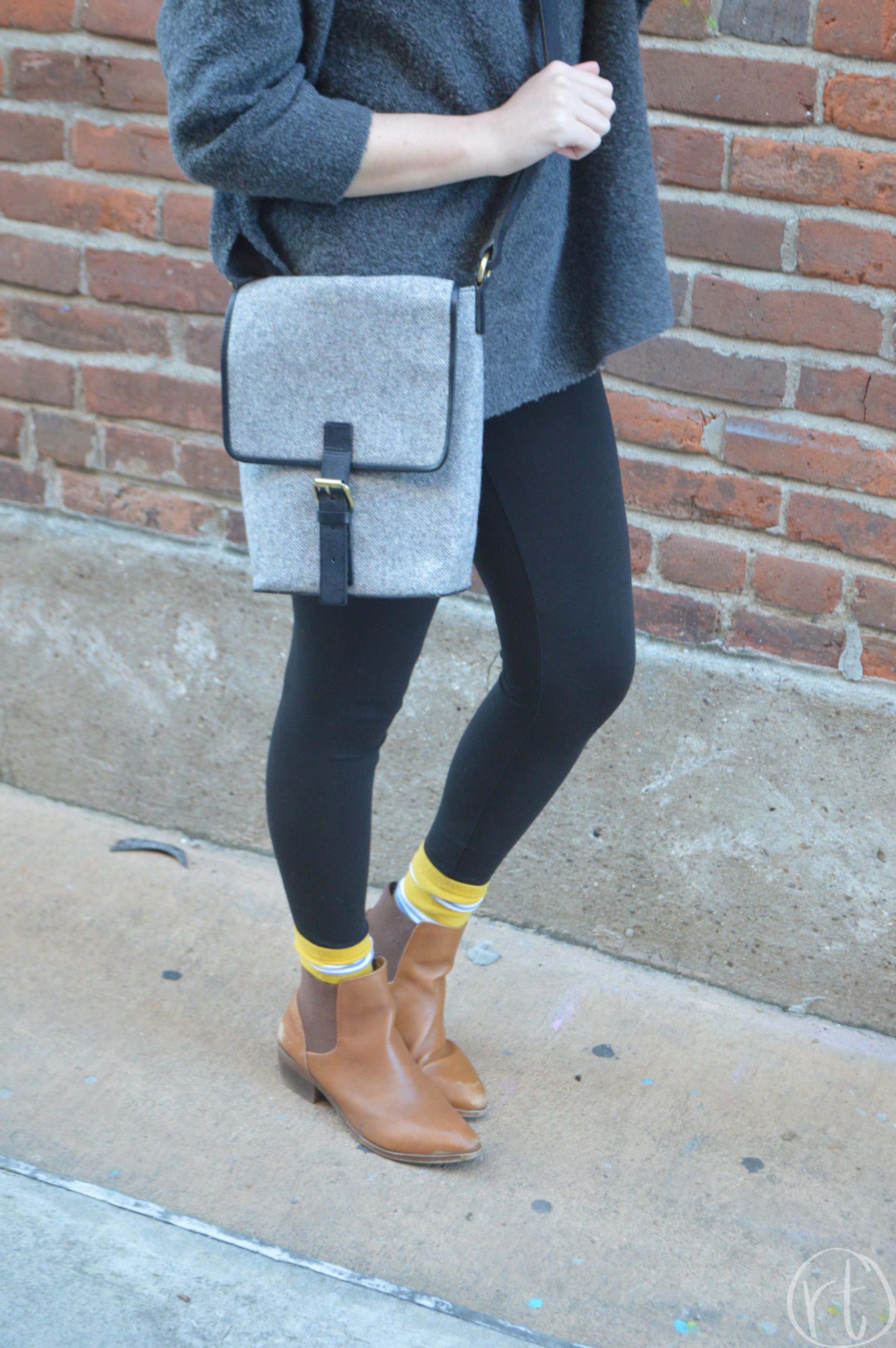 how-to-wear-a-travel-backpack-gray-crossbody-messenger-round-trip-travel