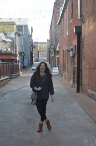 How to Wear a Travel Backpack Messenger Bag | Round Trip Travel