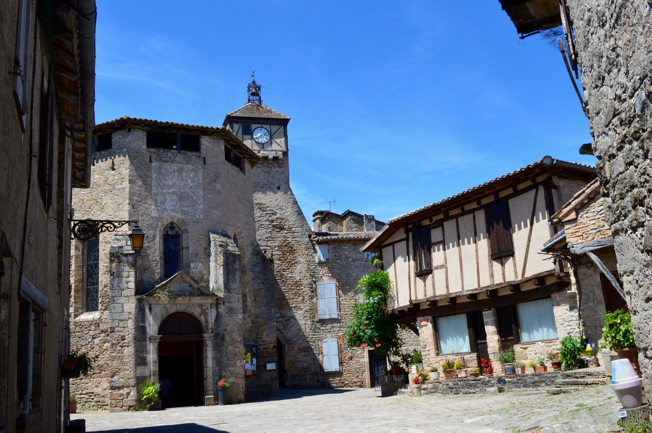 Penne Eglise France Occitanie