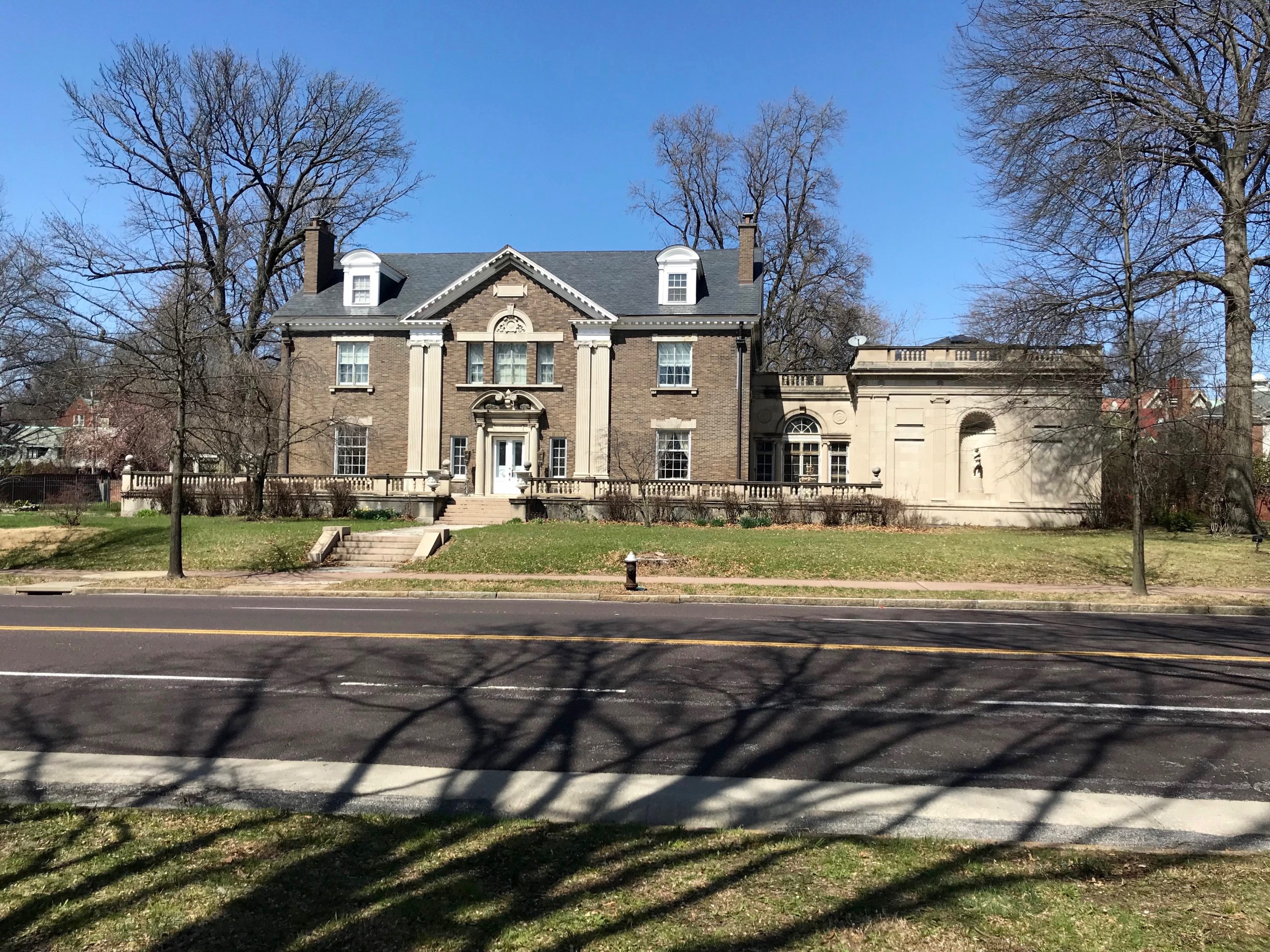 Lindell Boulevard Real Estate