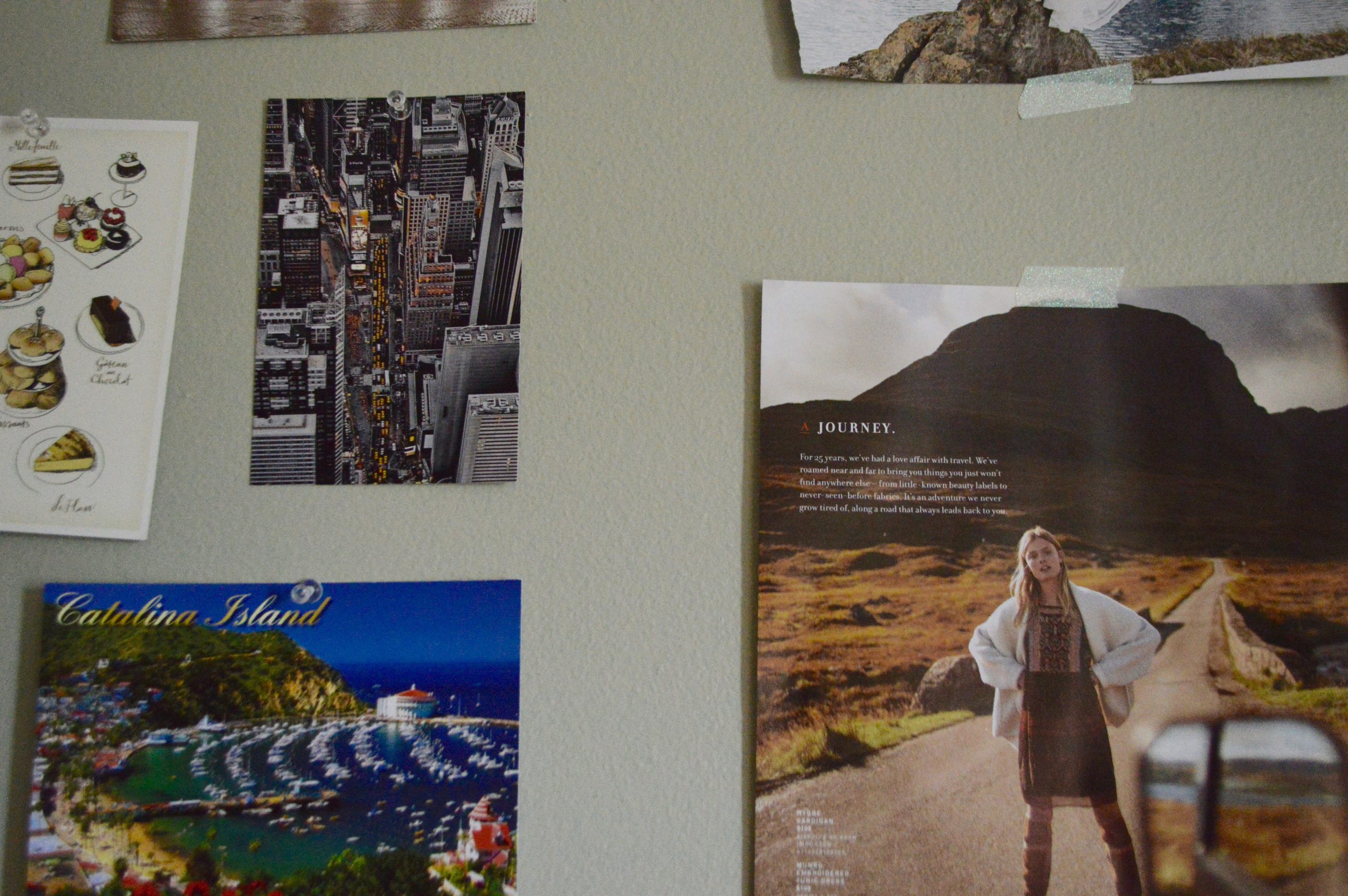 How to Design Wall Display Travel Round Trip